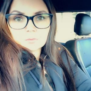 Meet your Posher, Stefanie